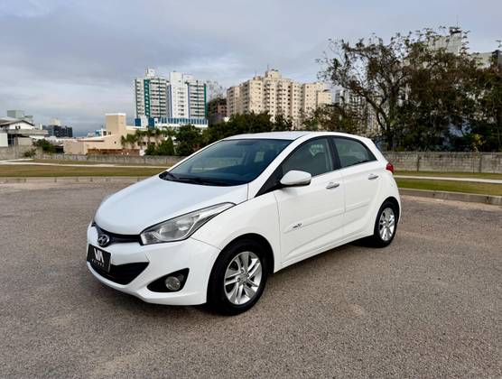 HYUNDAI HB20 1.6 PREMIUM 16V FLEX 4P AUTOMÁTICO HYUNDAI HB20 1.6 PREMIUM 16V FLEX 4P AUTOMÁTICO